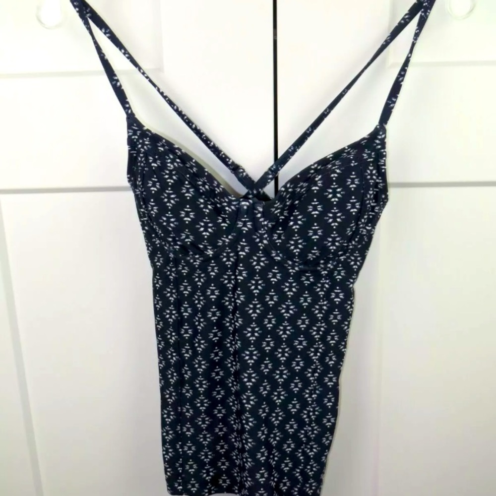 Athleta swim tankini top size 32 B/C Tall navy blue white underwire convertible